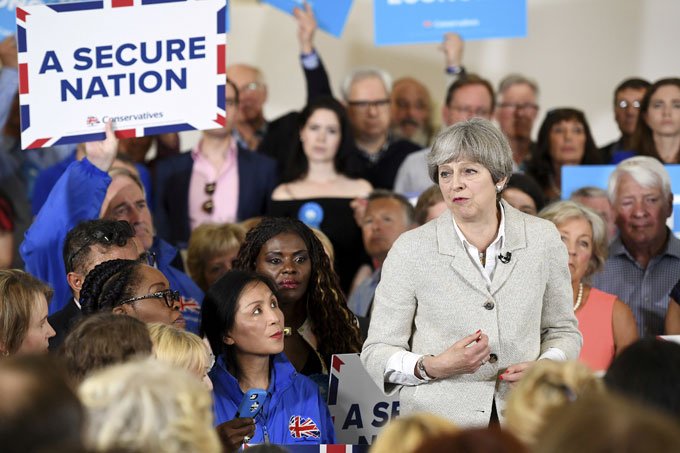 Londres retoma campanha eleitoral, após ataque que matou 7