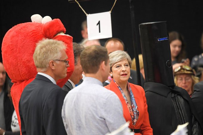 Partido da Irlanda do Norte irá apoiar May em governo, diz TV