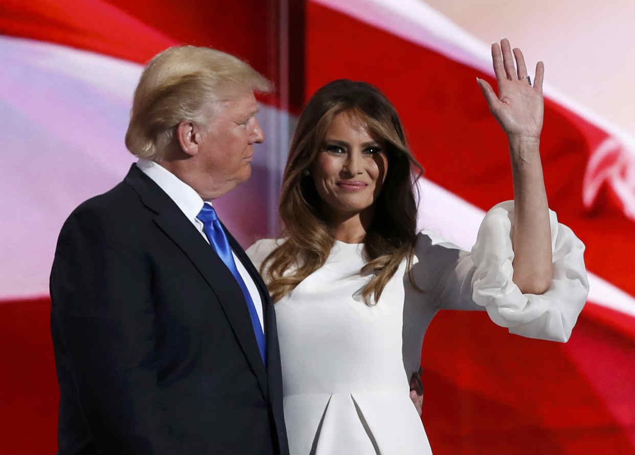 Protestos, divisão e& Melania