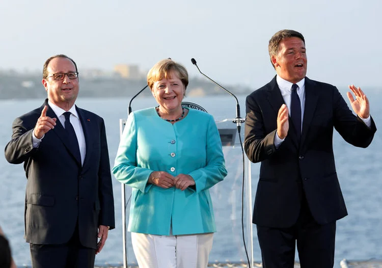 HOLLANDE, RENZI E MERKEL: os líderes se encontraram nesta segunda-feira para discutir o futuro do bloco europeu e a crise dos refugiados / Remo Casilli/ Reuters