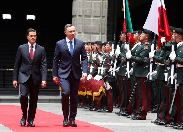 PRESIDENTES DE MÉXICO E POLÔNIA SE ENCONTRAM EM 24 DE ABRIL: os dois países dinamizaram suas economias ao entrar em cadeias globais de valor  / Henry Romero/ Reuters