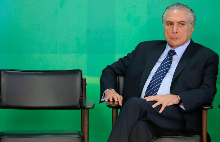 MICHEL TEMER: PSDB e PSB estudam uma forma de apoiar seu governo, sem precisar assumir cargos / 