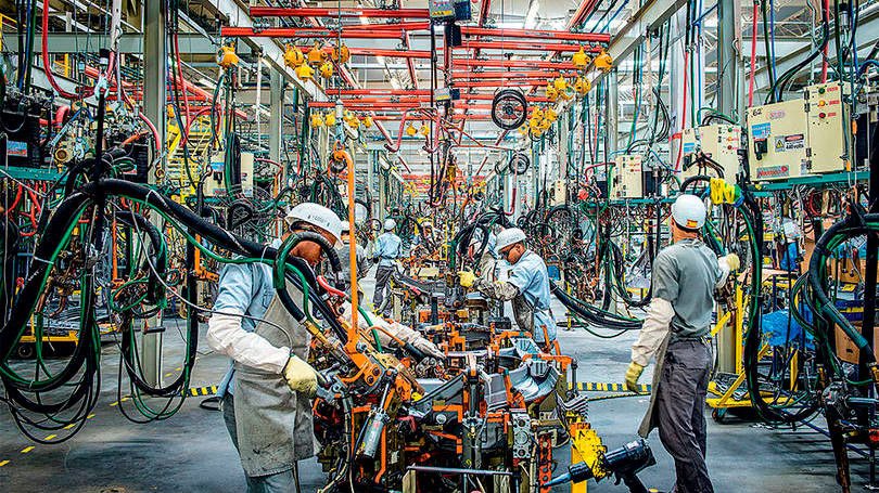 Dólar a 3,22; Venda de veículos cai 20%&
