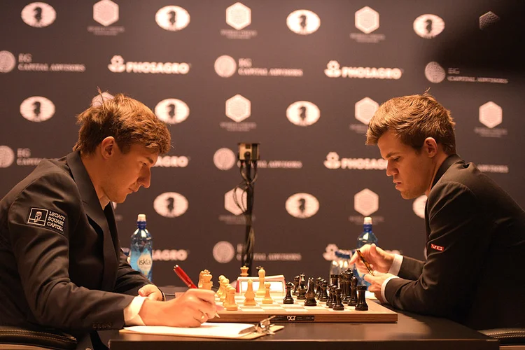 KARJAKIN VS CARLSEN: em Nova York, o russo enfrenta o norueguês pelo título de campeão mundial de xadrez e o prêmio de 1,1 milhão de dólares / Jason Kempin/Getty Images