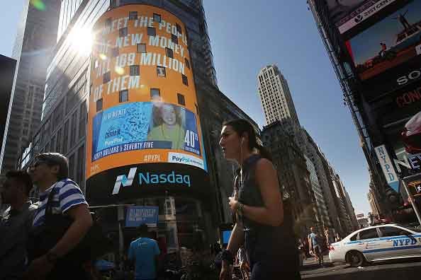 Nasdaq bate recorde; Uber + Embraer&