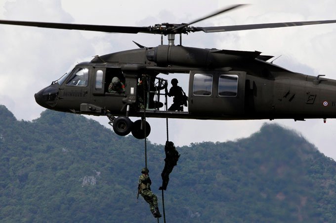 Otan deve ceder pressões de Trump e aumentar gastos militares