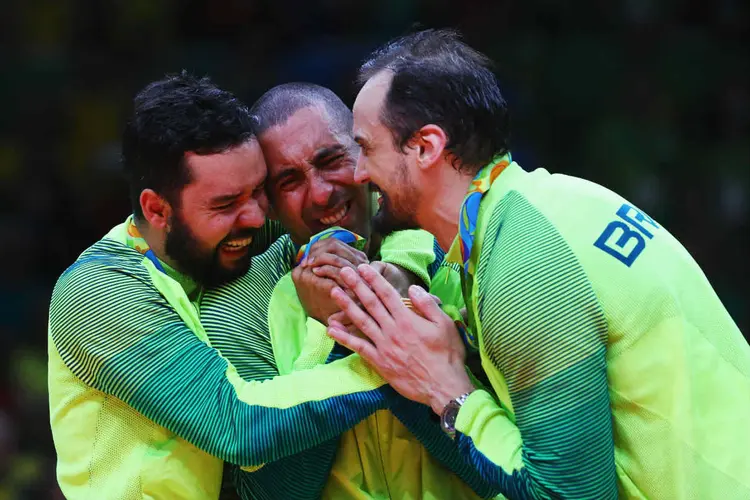 OURO NO VÔLEI: pelo critério de variedade de modalidades com medalhas, o Brasil seria o sétimo colocado no Rio  / Tom Pennington/ Getty Images