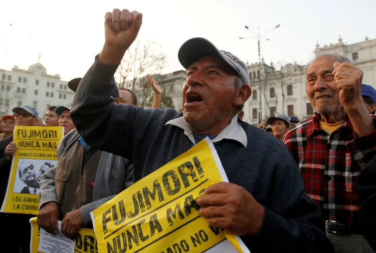 PROTESTOS: Movimento antifujimorista toma as ruas de Lima, no Peru / Guadelupe Pardo/Reuters