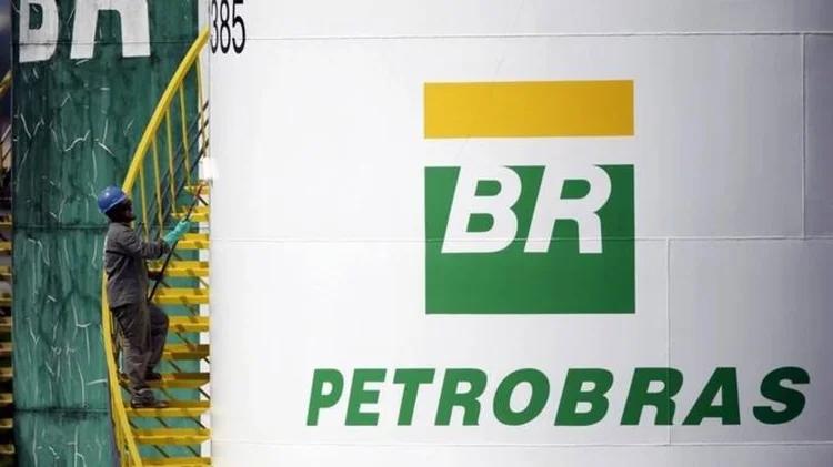 Petrobras: decisão tem o objetivo de permitir diálogo entre o governo e caminhoneiros, em paralisação desde segunda (21) (Ueslei Marcelino/Reuters)