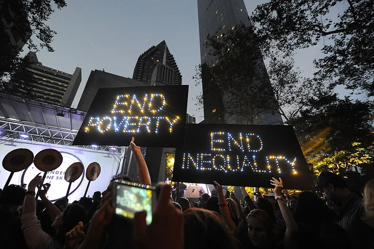 PROTESTO CONTRA DESIGUALDADE: Walter Scheidel argumenta que as melhores maneiras para diminuir a desigualdade são disrupções de grandes proporções como guerras, revoluções, desastres e epidemias / Brad Barket / Getty