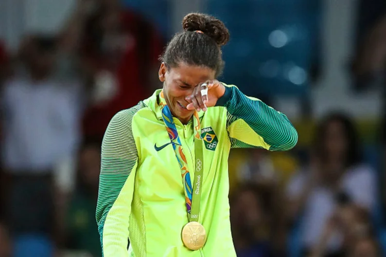 RAFAELA SILVA E SUA MEDALHA DE OURO: a vida de todos os atletas tem um propósito claro; é exatamente isso que falta a maioria dos jovens empreendedores / Brazil Photo Press / CON / Getty Images