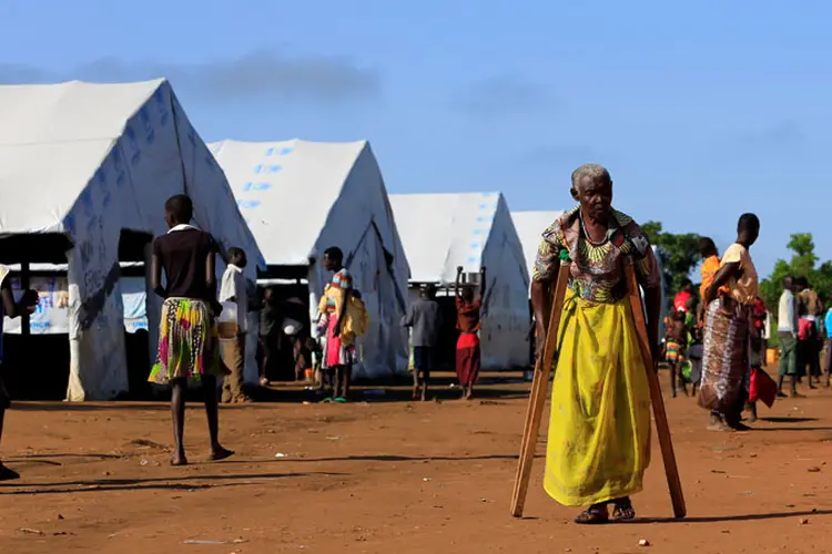 Do total forçado a se deslocar, 10,3 milhões de pessoas são novas e cerca de dois terços (6,9 milhões) delas se deslocaram dentro de seus próprios países (James Akena/Reuters)