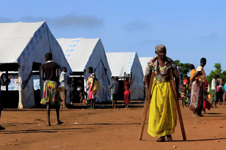 Do total forçado a se deslocar, 10,3 milhões de pessoas são novas e cerca de dois terços (6,9 milhões) delas se deslocaram dentro de seus próprios países (James Akena/Reuters)