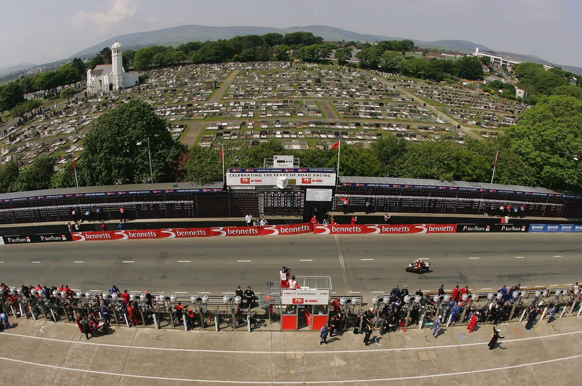 as mais perigosa corrida de moto do mundo tt