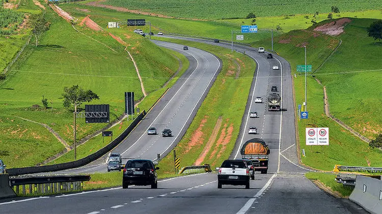 As principais rodovias paulistas apresentam trânsito normal durante a manhã de hoje (6), quarta-feira de cinzas (Pulsar Imagens/Divulgação)