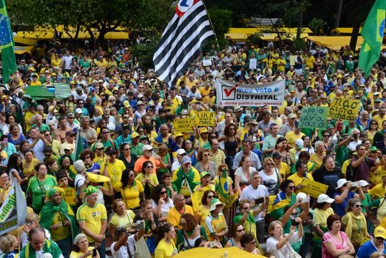 ATO NA AVENIDA PAULISTA:  com uma pauta difusa, as manifestações tiveram pouco público pelo Brasil  / Rovena Rosa/ Agência Brasil