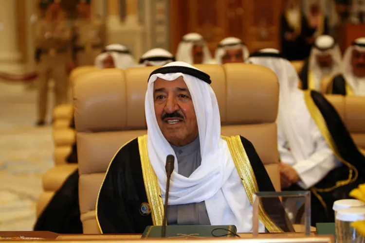 Emir do Kuwait: Al Sabah foi recebido no aeroporto de Dubai pelo vice-presidente e primeiro-ministro dos Emirados Árabes (Salah Malkawi/Getty Images)