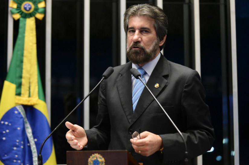 Celso de Mello arquiva inquérito contra senador Valdir Raupp