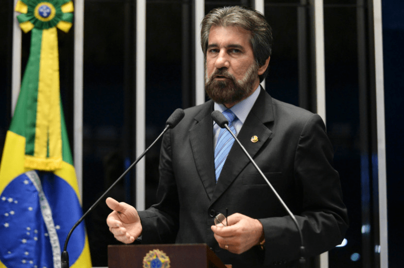 Celso de Mello arquiva inquérito contra senador Valdir Raupp