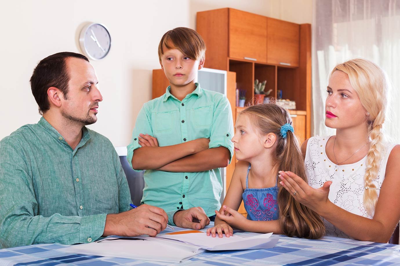 Qual é o salário que sustenta uma família de quatro pessoas?