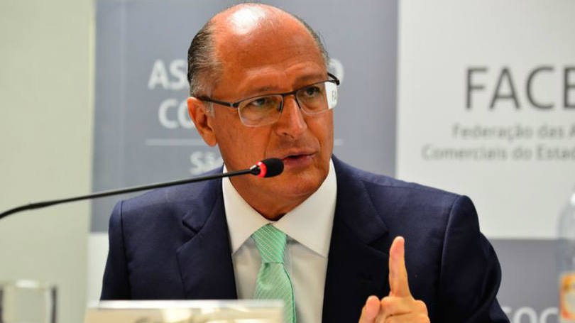 "Democracia começa dentro de casa", diz Alckmin sobre prévias