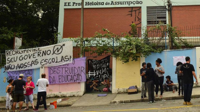 PROTESTO DE ESTUDANTES: &#8220;juntas [PEC e MP] elas são uma precarização geral do ensino&#8221;, diz Lilith Passos (16 anos), estudante do 2° ano do ensino médio / Rovena Rosa/ Agência Brasil