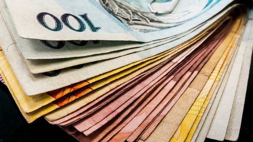 Salário mínimo pode superar R$ 1.006 dependendo da inflação, diz ministro