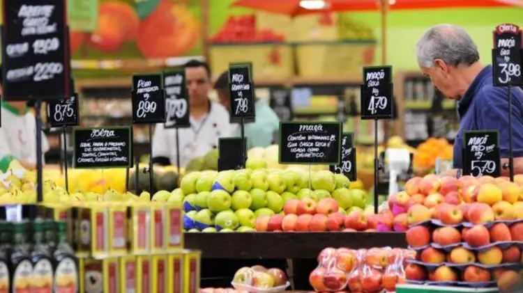 Supermercados: Índice de Preços dos Supermercados apresentou queda de 0,41% em março após recuo de 1,07% em fevereiro (Germano Luders/Exame)