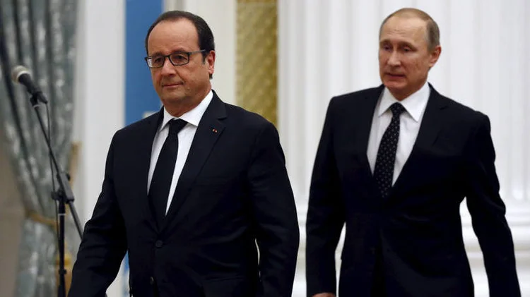PUTIN E HOLLANDE: presidentes se desentenderam sobre conflito na Síria e o russo cancelou visita a Paris, que estava agendada para a próxima semana / Sergei Chirikov/Pool/Reuters