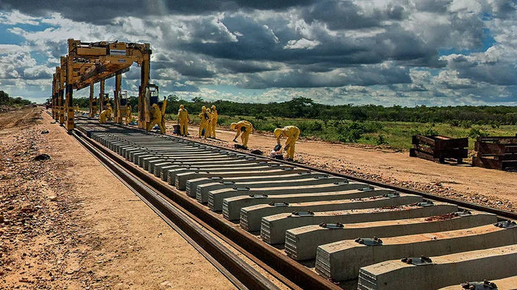 Brasil não usa quase um terço de seus trilhos ferroviários, além de deixar apodrecer boa parte da pouca estrutura que possui nessa área (Transnordestina/Divulgação)