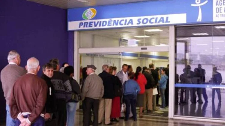 Em 2022, trajetória previdenciária aponta para um saldo negativo que chegará a R$ 280,3 bilhões (Exame/Exame)
