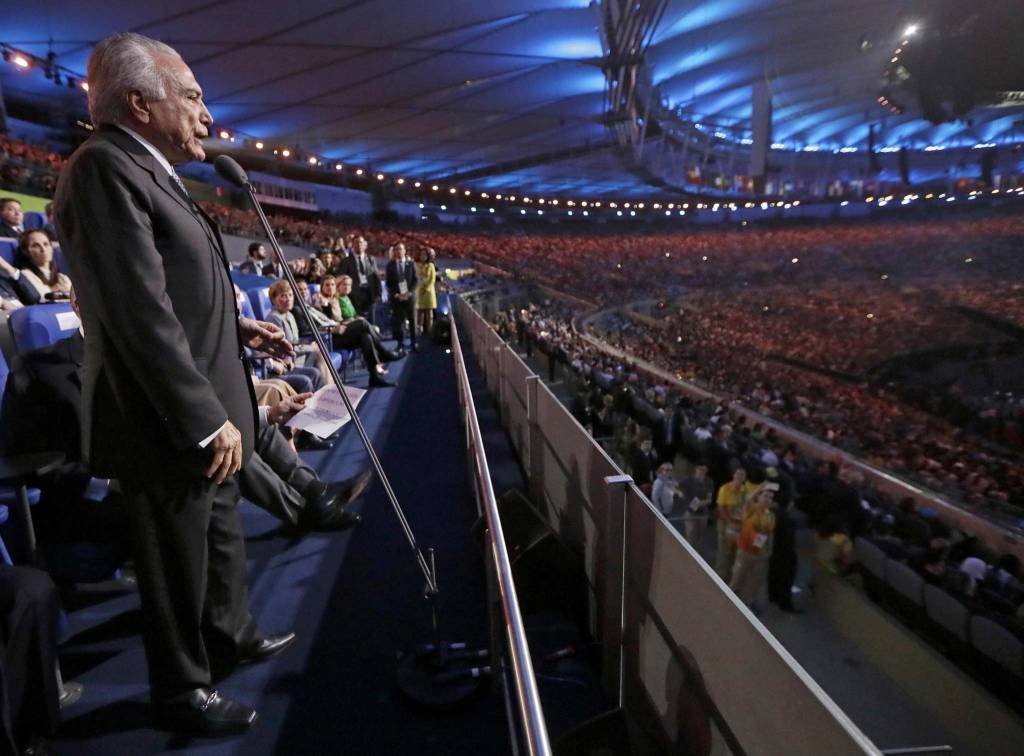 Medalhas no Rio, bombas em Brasília