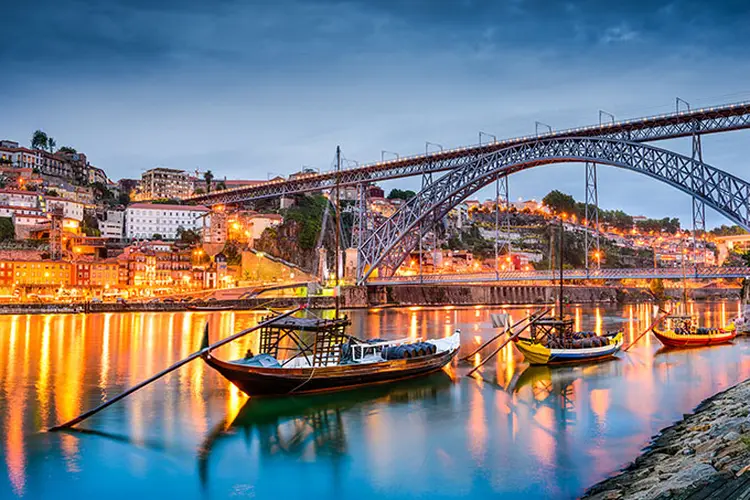 Porto, em Portugal, pela terceira vez o melhor destino da Europa (SeanPavonePhoto/Thinkstock)
