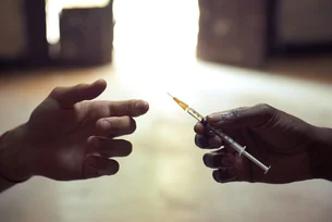 Quase 300 milhões de pessoas consomem drogas ilícitas no mundo, diz ONU