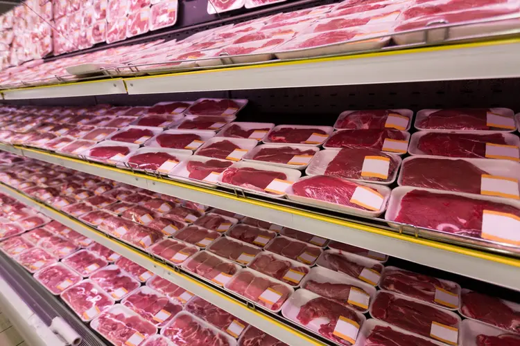 Carne: no acumulado de 2017, as vendas de carne bovina in natura e processada alcançaram 930.466 toneladas (artisteer/Thinkstock)