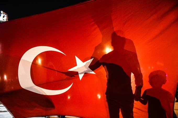 Moody's rebaixa Turquia para Ba3, adota perspectiva negativa