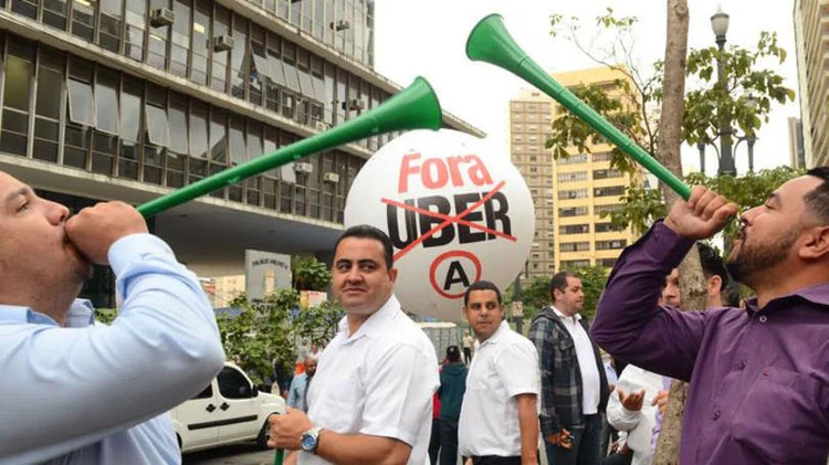 MANIFESTAÇÃO CONTRA O UBER: proposta que pode inviabilizar o aplicativo está na pauta de hoje da Câmara  / Rovena Rosa / Agência Brasil