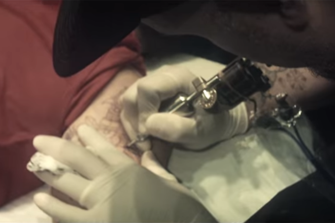 Ação da Petz dá novo sentido para tatuagens de ex