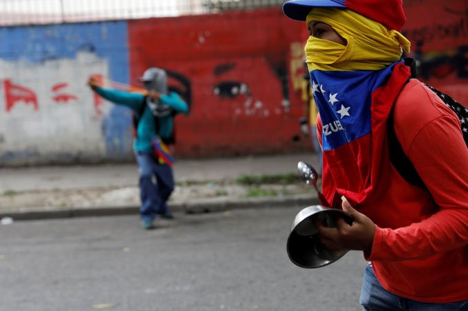 Manifestantes opositores consomem droga de jihadistas, diz Maduro