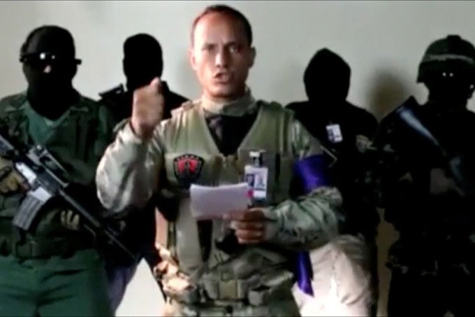 Morte de piloto rebelde na Venezuela ameaça diálogo