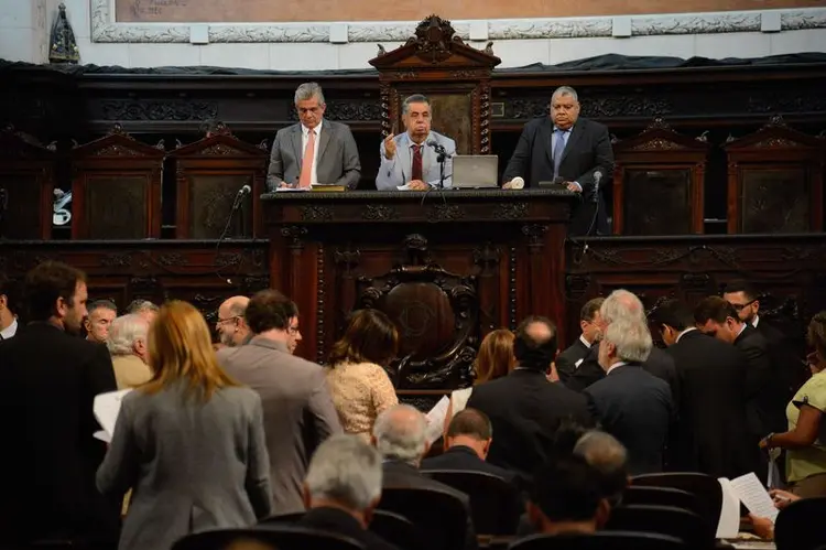 VOTAÇÃO NA ALERJ: deputados aprovaram aumento da contribuição previdenciária / Tânia Rêgo/Agência Brasil