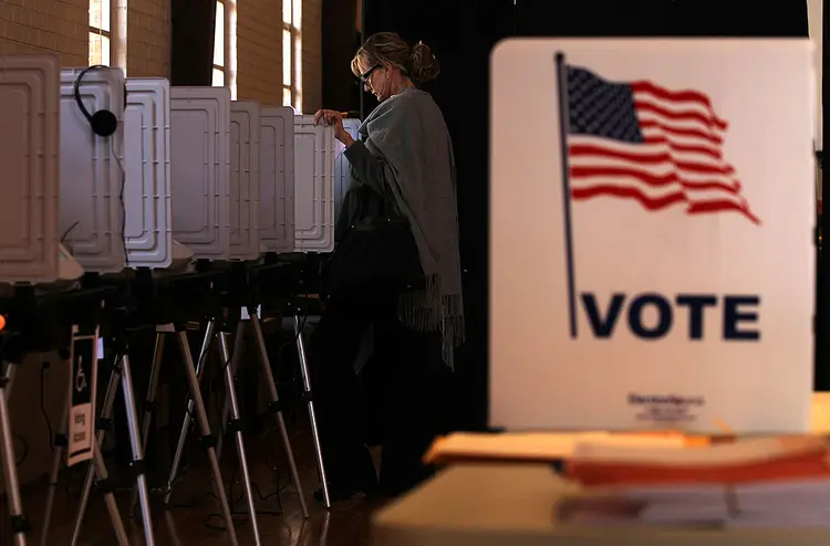VOTO: durante as eleições nos Estados Unidos, além da escolha de novos líderes políticos, 162 assuntos serão votados pela população / Alex Wong/Getty Images