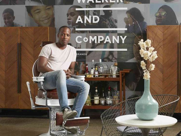 TRISTAN WALKER: sua companhia cresceu com produtos de barbear para consumidores não brancos  / Aaron Wojack/The New York Times