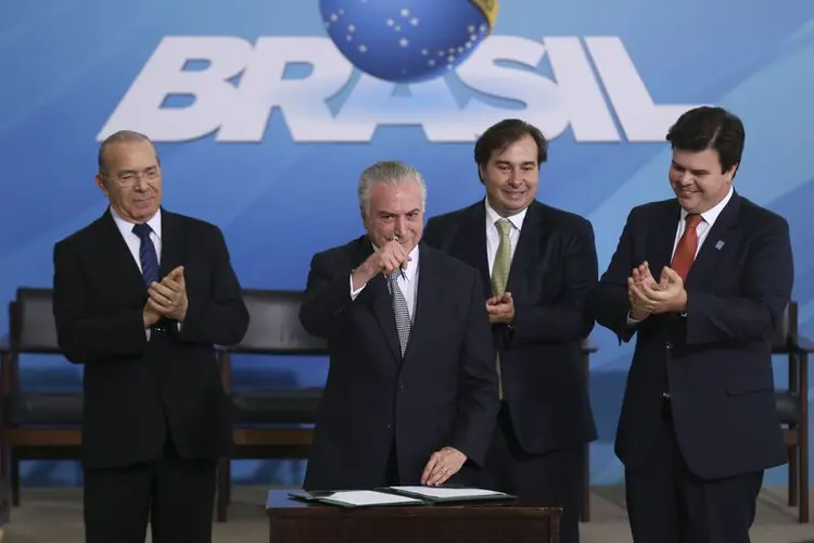 Michel Temer: a cerimônia de assinatura teve início na tarde de hoje (25) (Valter Campanato/Agência Brasil)