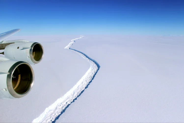 Iceberg: ele se separou do segmento Larsen C do continente branco (Coutesy NASA/Handout/Reuters)