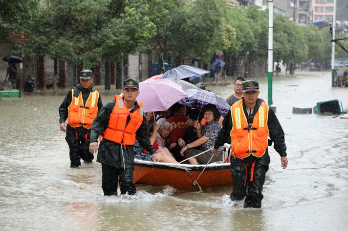 Enchentes no sul da China deixam 16 mortos e 10 desaparecidos