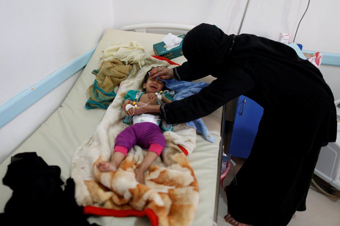 Iêmen registra 300 mil casos suspeitos de cólera e 1600 mortos