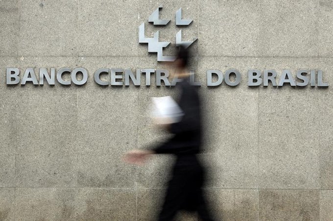 Câmara aprova que BC firme leniência com bancos