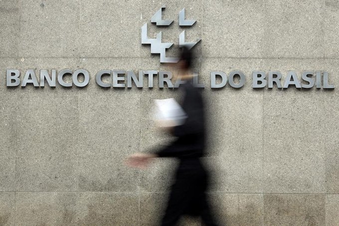 Banco Central: a conta financeira registrou déficit de 4,816 bilhões de dólares em fevereiro, devolvendo grande parte do superávit de 5,527 bilhões de dólares (Ueslei Marcelino/Reuters)