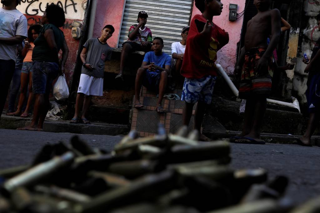 Sobe para 40 número de policiais mortos no estado do Rio este ano